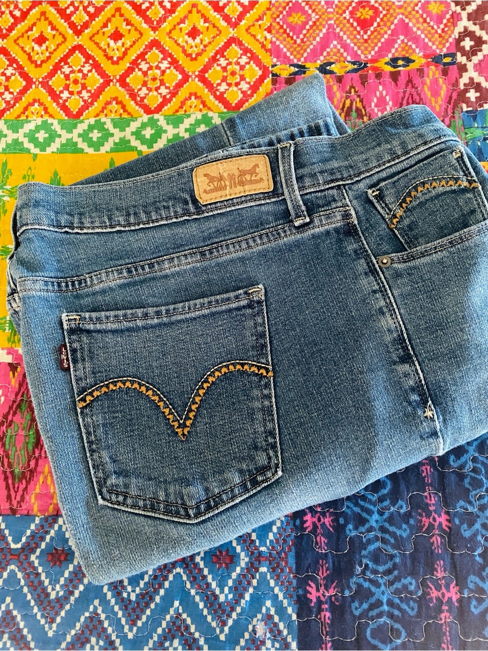 Vintage Women’s Levi's 505 Size 12 Long with Signature Back Pocket Stitching
